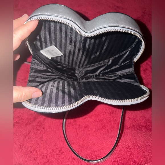 Victoria’s Secret Metallic Heart-Shaped Silver Crossbody Bag NWOT - Picture 3 of 5